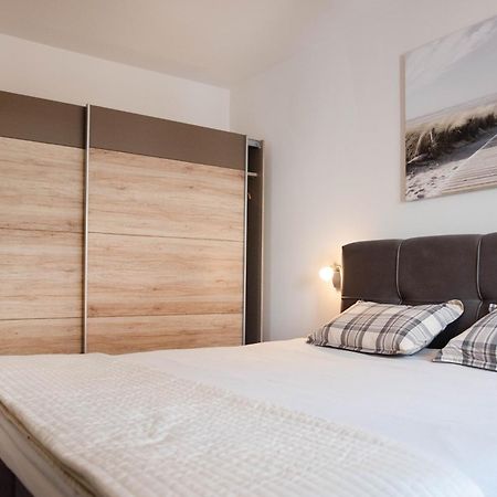 Apartments Deak Пореч Екстериор снимка