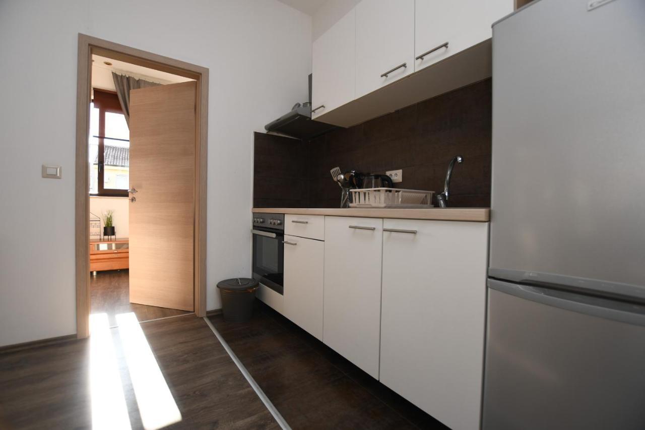 Apartments Deak Пореч Екстериор снимка