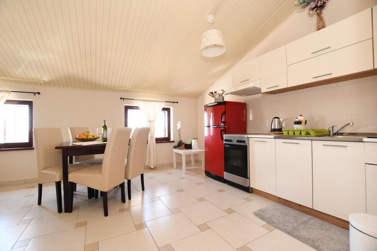 Apartments Deak Пореч Екстериор снимка