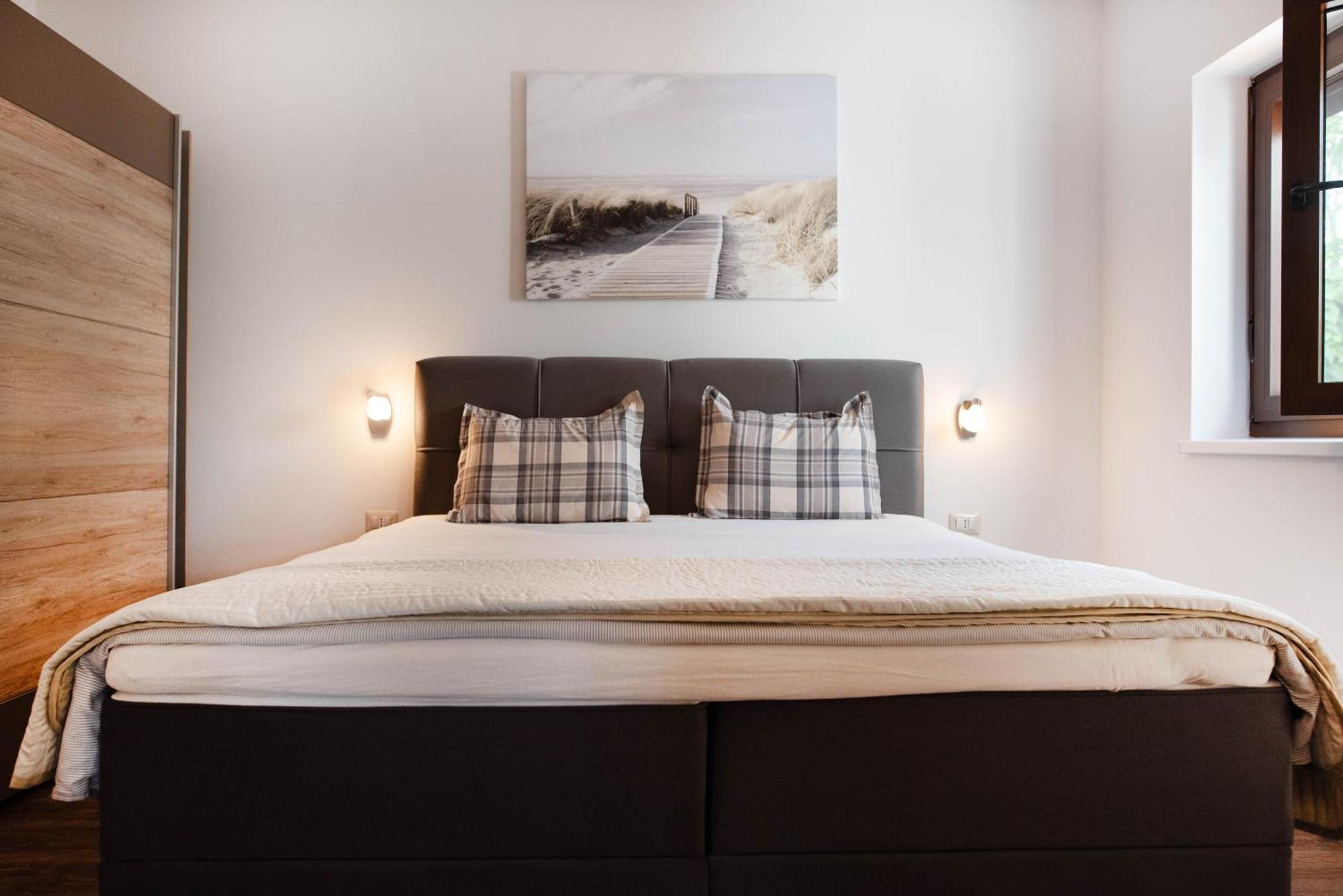 Apartments Deak Пореч Екстериор снимка